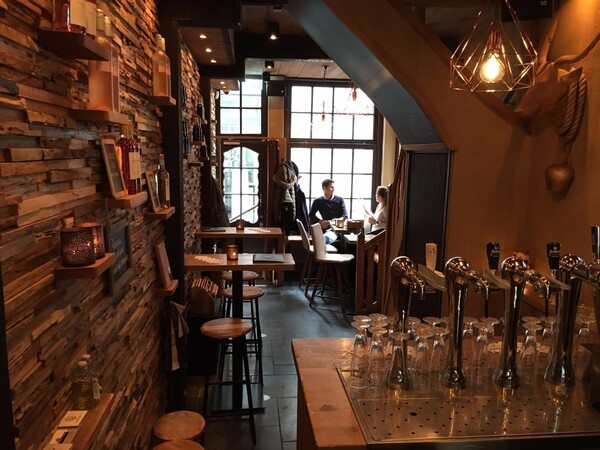 Welkom in het kleinste café van Nederland